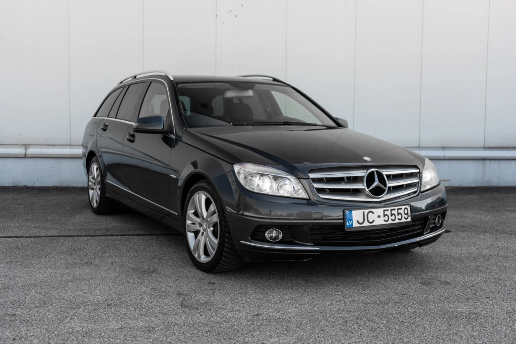 Mercedes-Benz C220