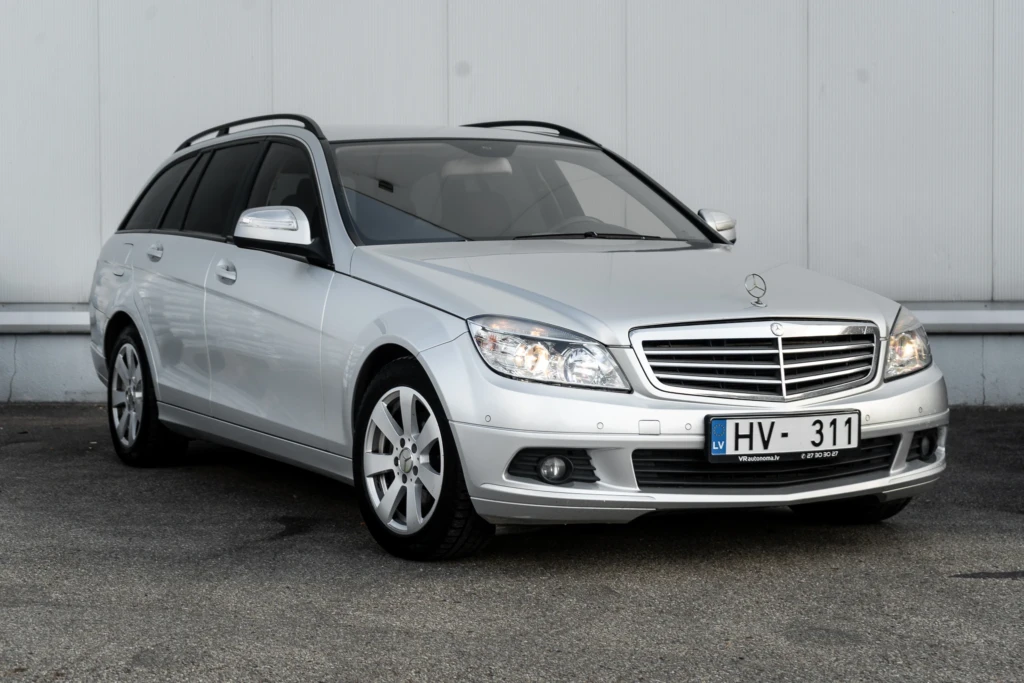 Mercedes-Benz C220