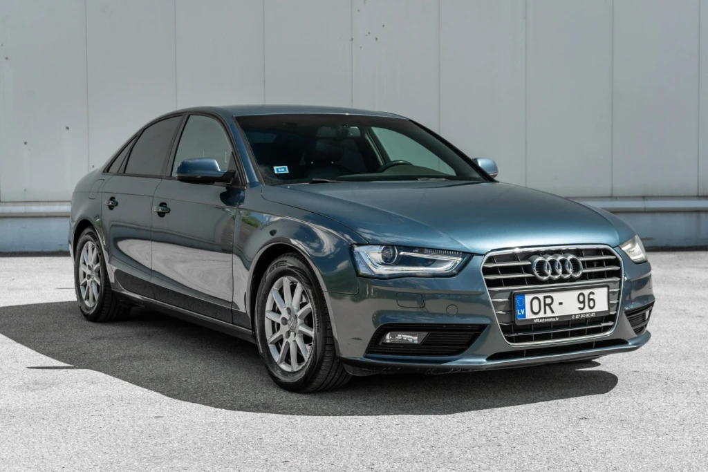 Audi A4 Limousine